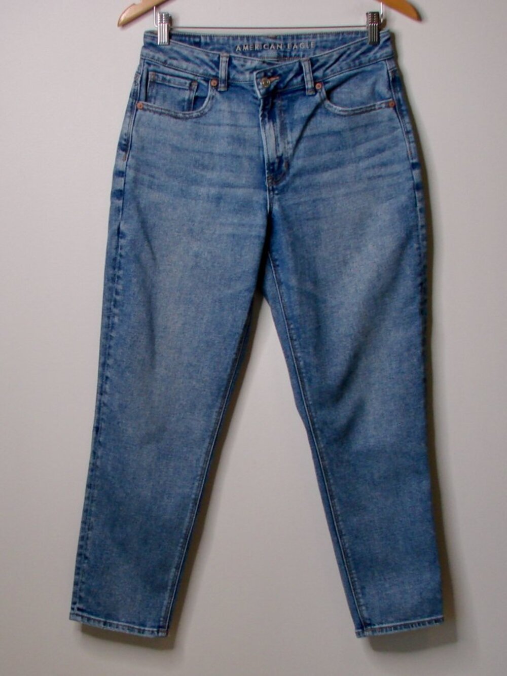 American Eagle Highest Rise Mom Jeans Distressed Straight Leg High Waist Size 6